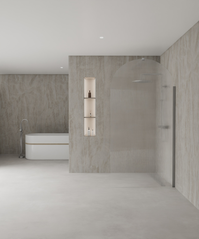 Paroi de douche à l'italienne gun metal Nisa en verre cannelé associée à une colonne de douche gun metal et un caniveau de douche gun metal