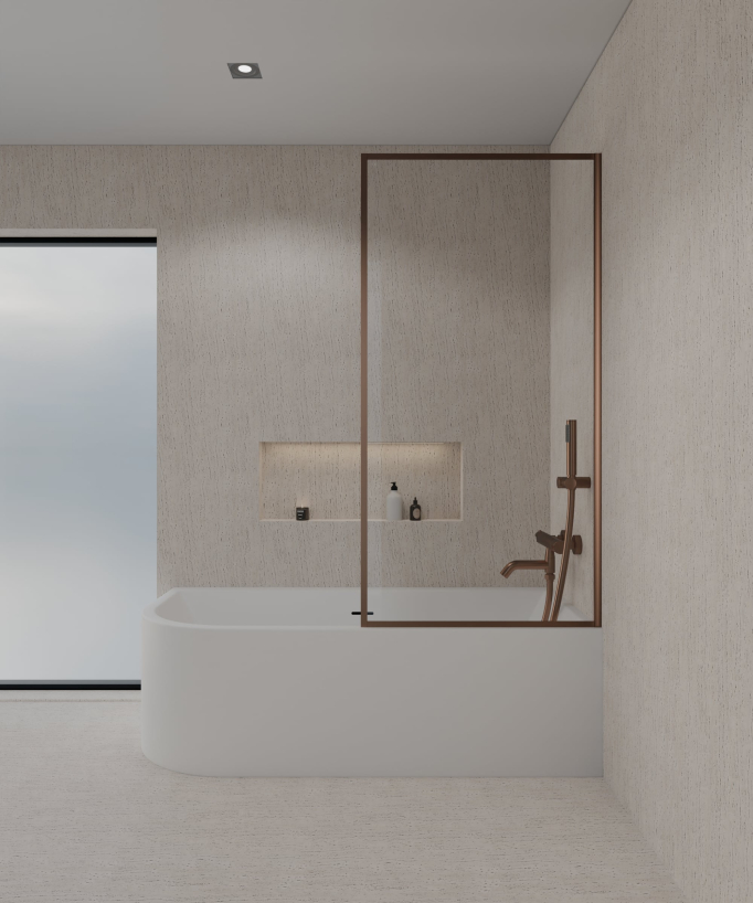 Paroi de baignoire posée sur une baignoire blanche en verre trempé securit transparent avec cadre en acier inoxydable or rose brossé assorti à la robinetterie de bain or rose brossé