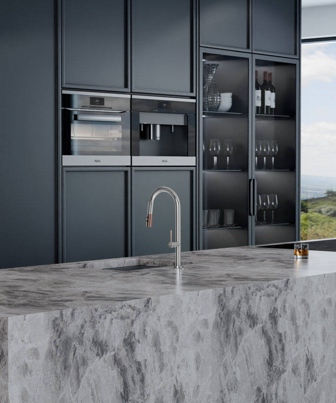 Modern Kitchen Sink Mixer Tap with Pull-Out Sprayer Chrome & Rose Gold