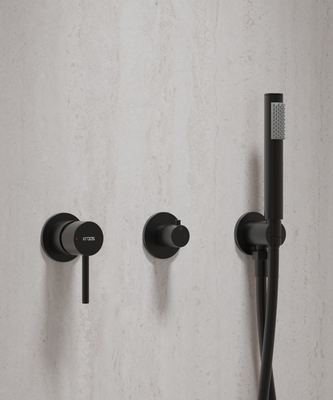 Shower kit with circular rainfall shower head Black – Corbeau